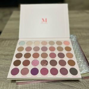 Morphe 35XO Natural Flirt Artistry Palette